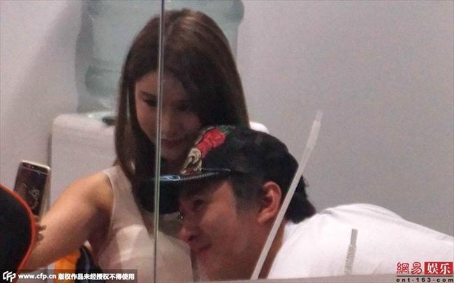 王思聪当伴郎后首次与angelababy杨颖同台