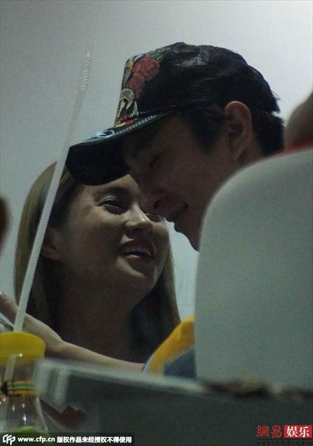 王思聪当伴郎后首次与angelababy杨颖同台